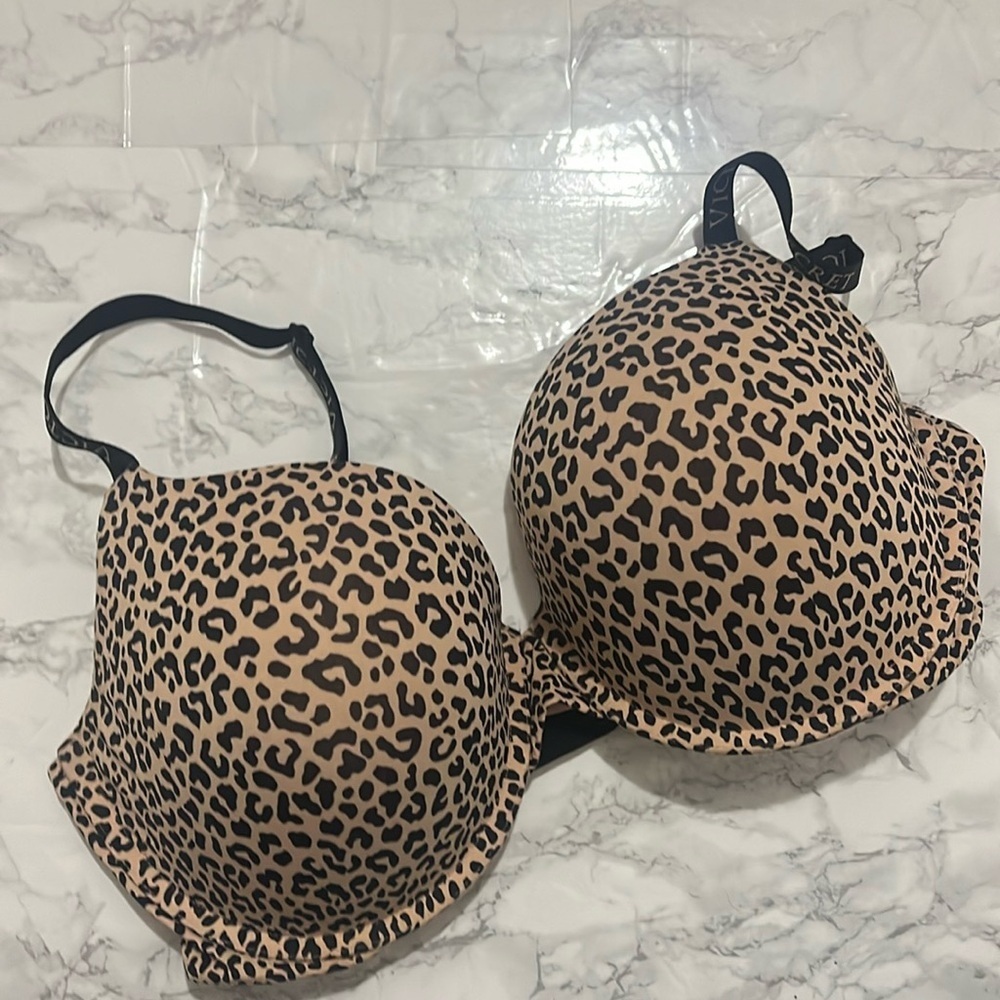 Victoria's Secret Leopard Bra 38E (DD)